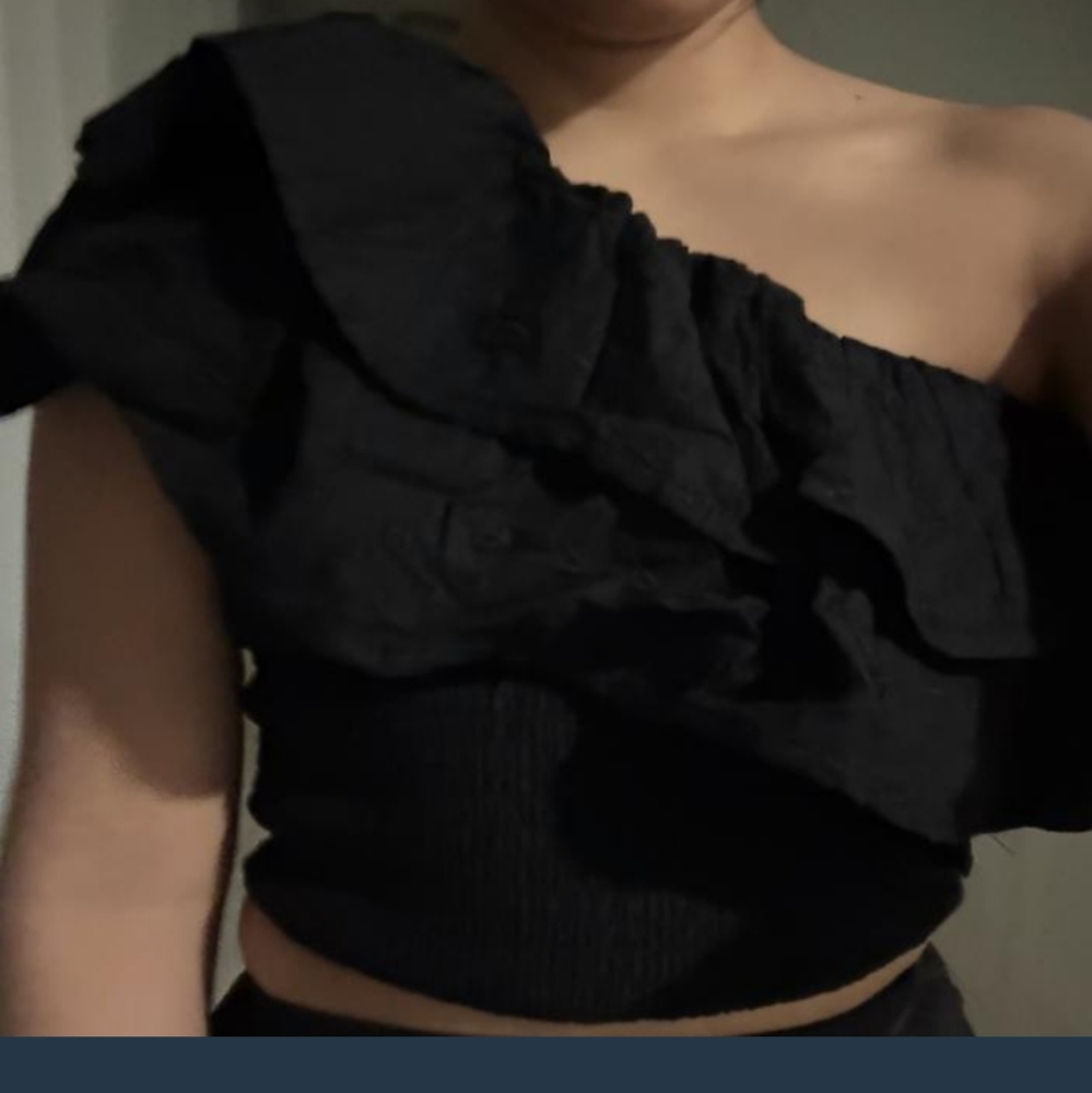NWT Abercrombie And Fitch Black One Shoulder Top